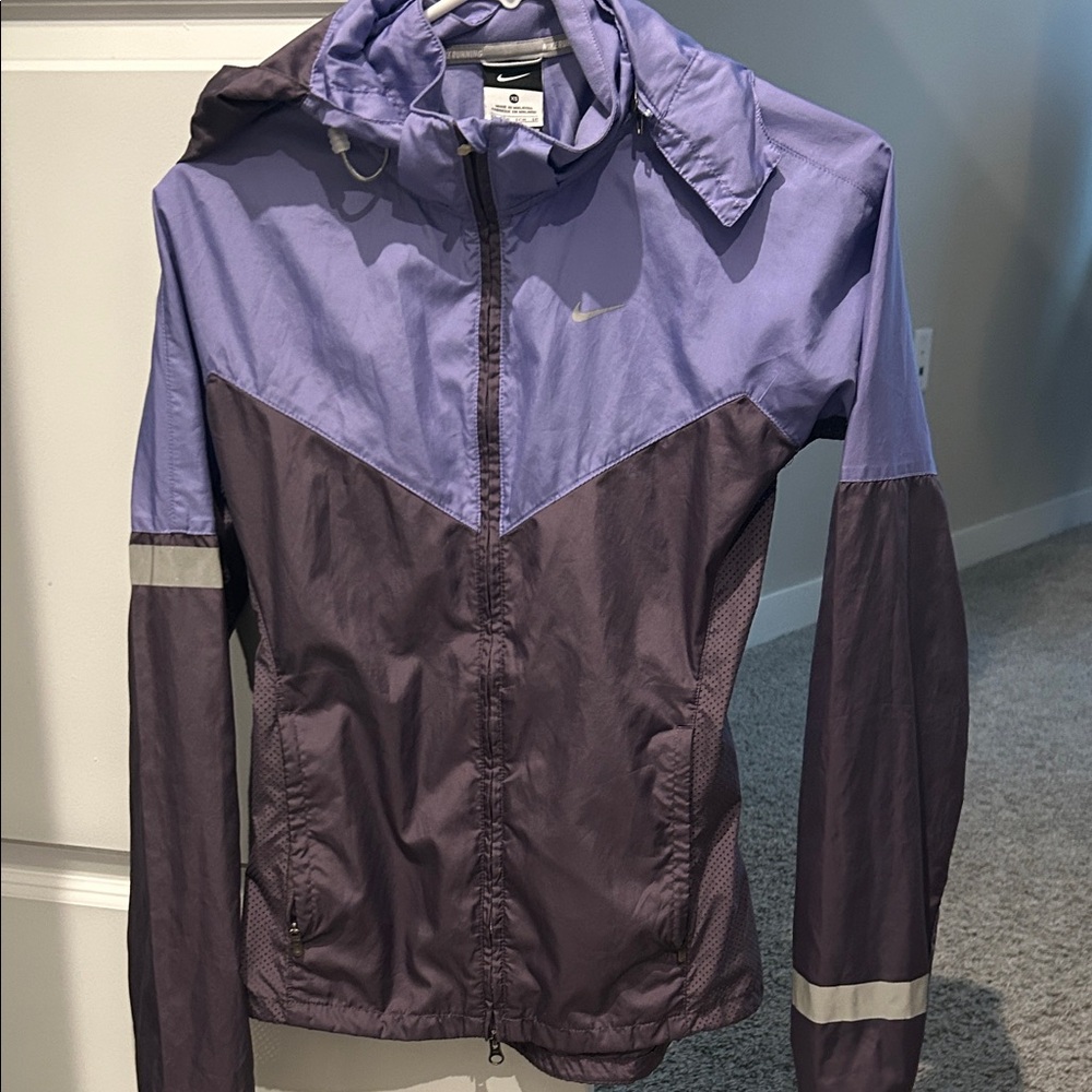 Nike Women's Purple and Lavender windbreaker Jacket